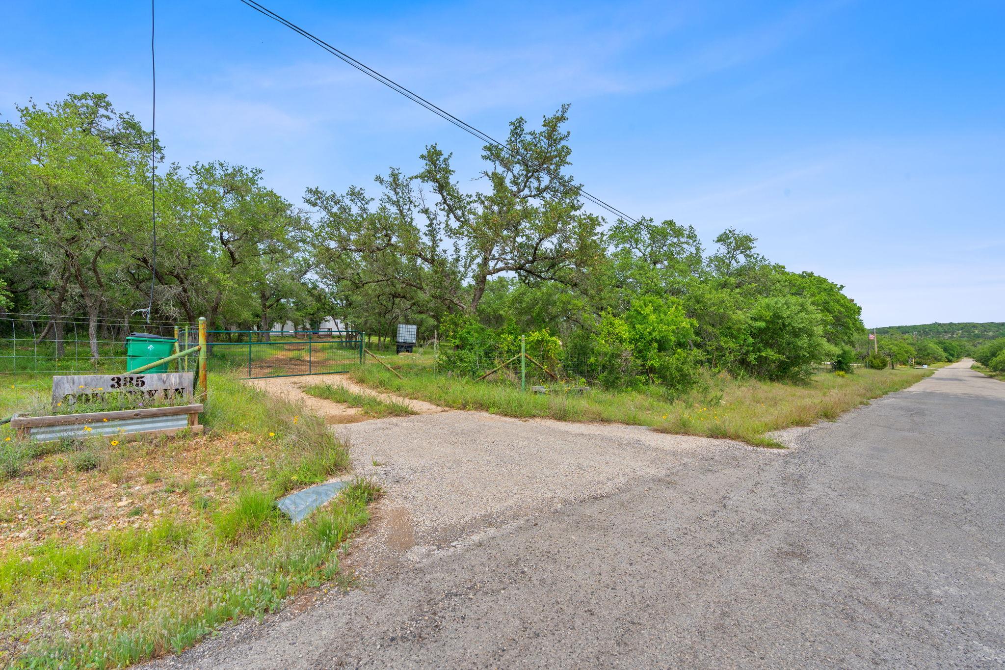 385 Country LN