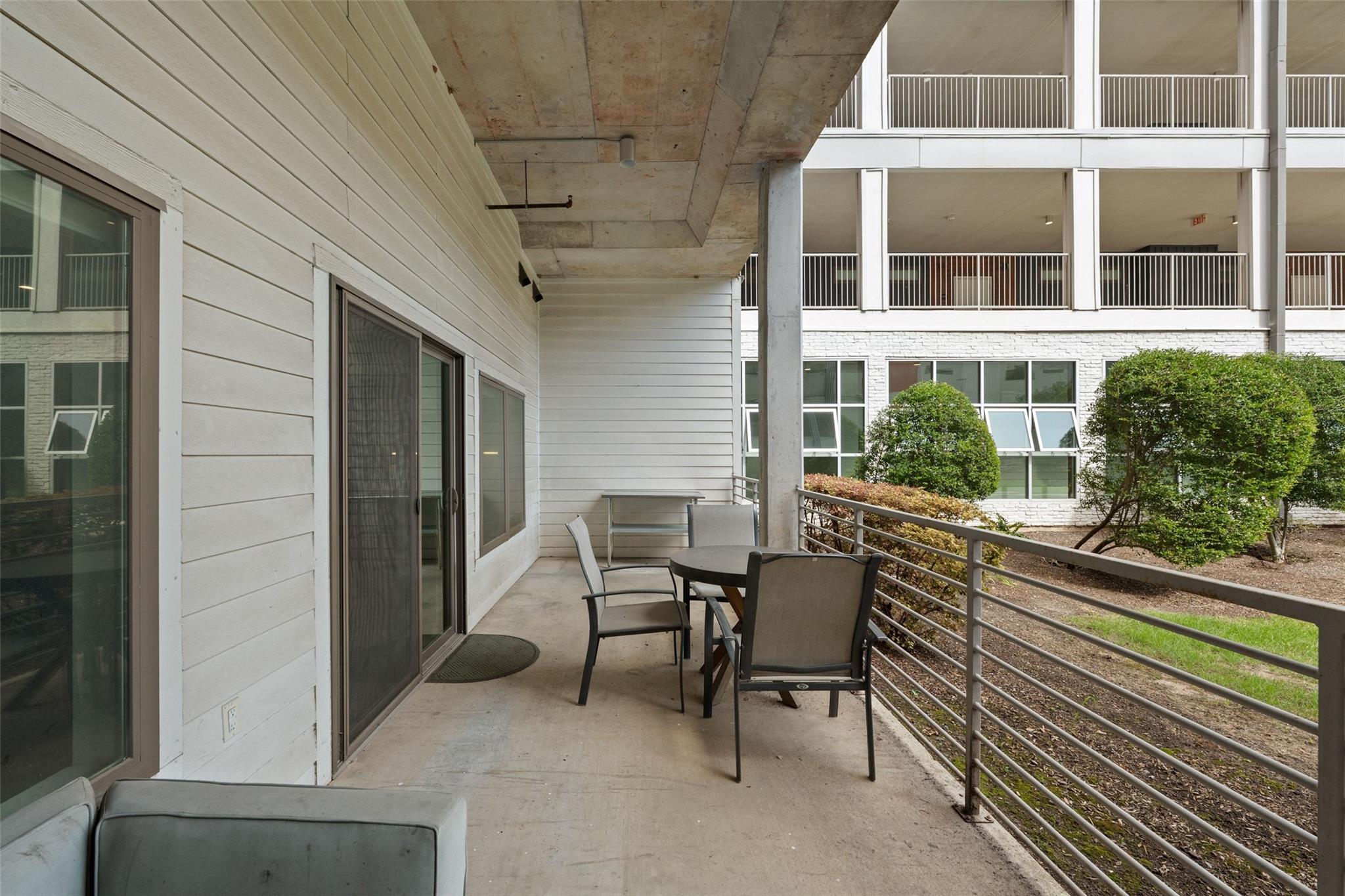 4361 S Congress Ave # 111