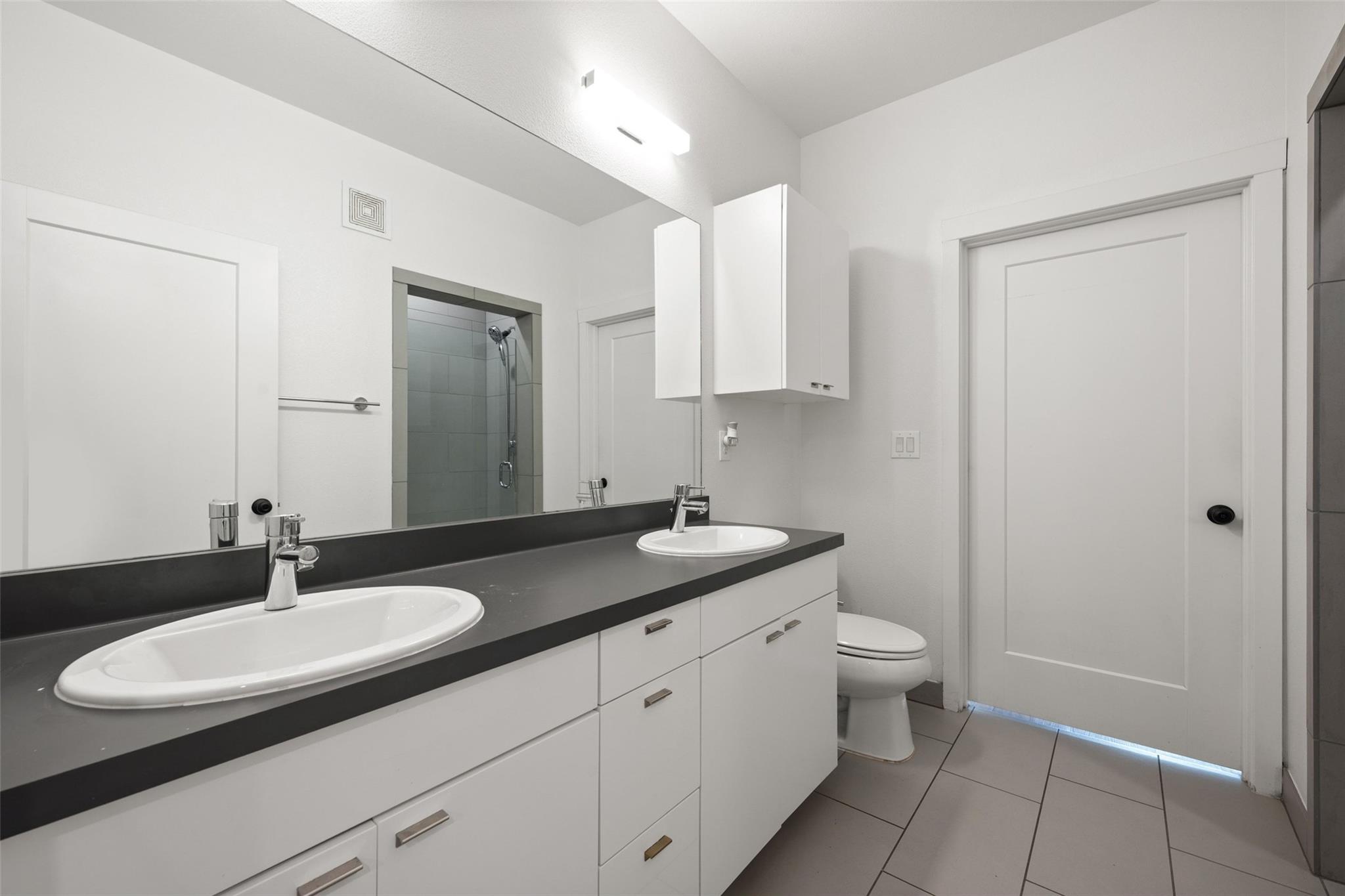 4361 S Congress Ave # 111
