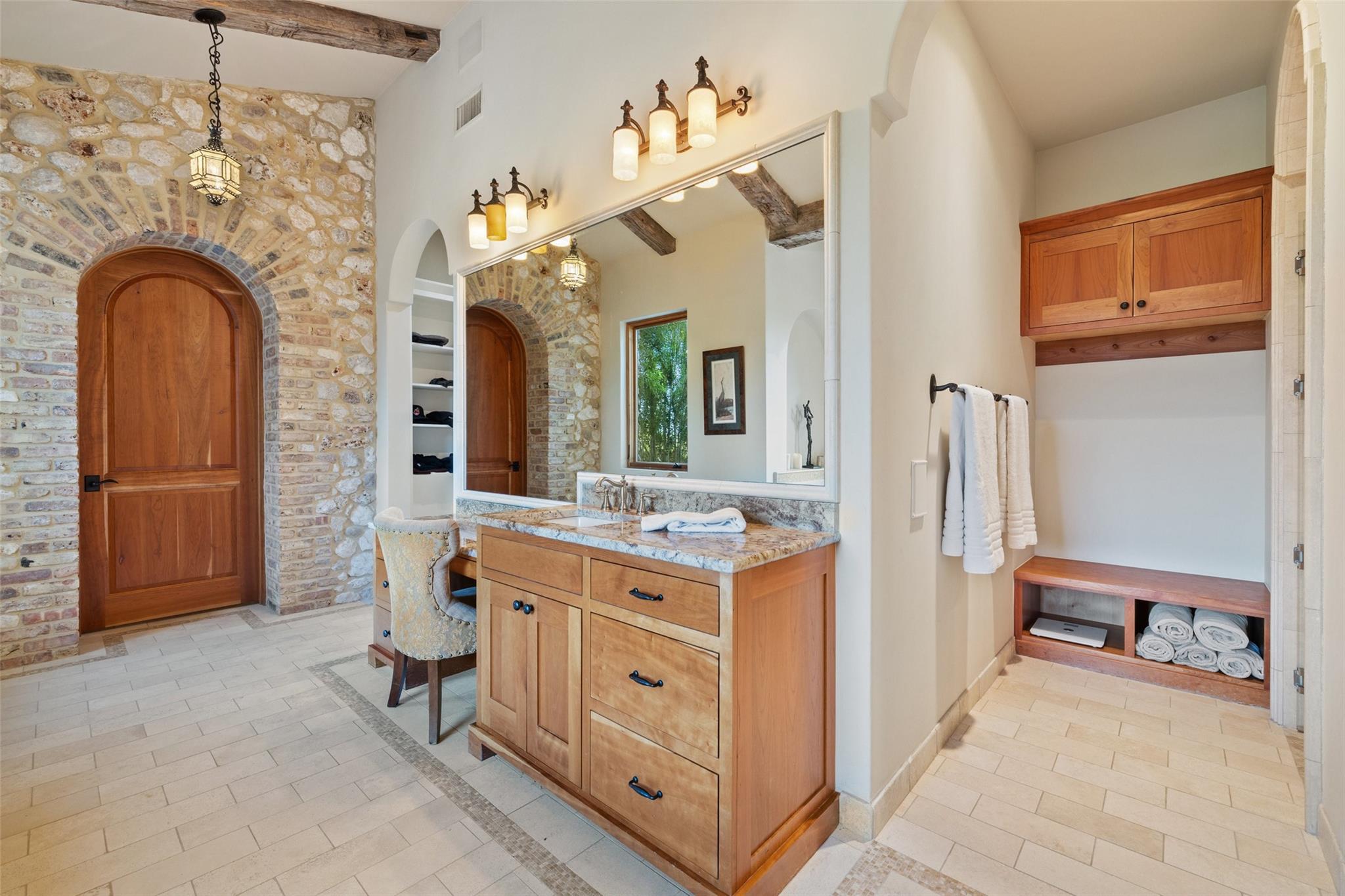 418 Cattle Trail DR