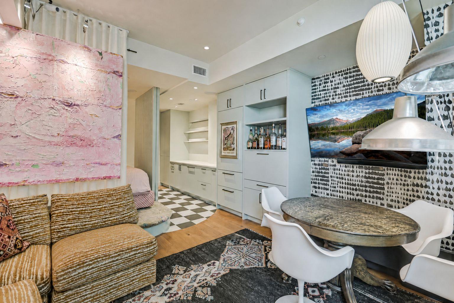 44 East Ave # 1706