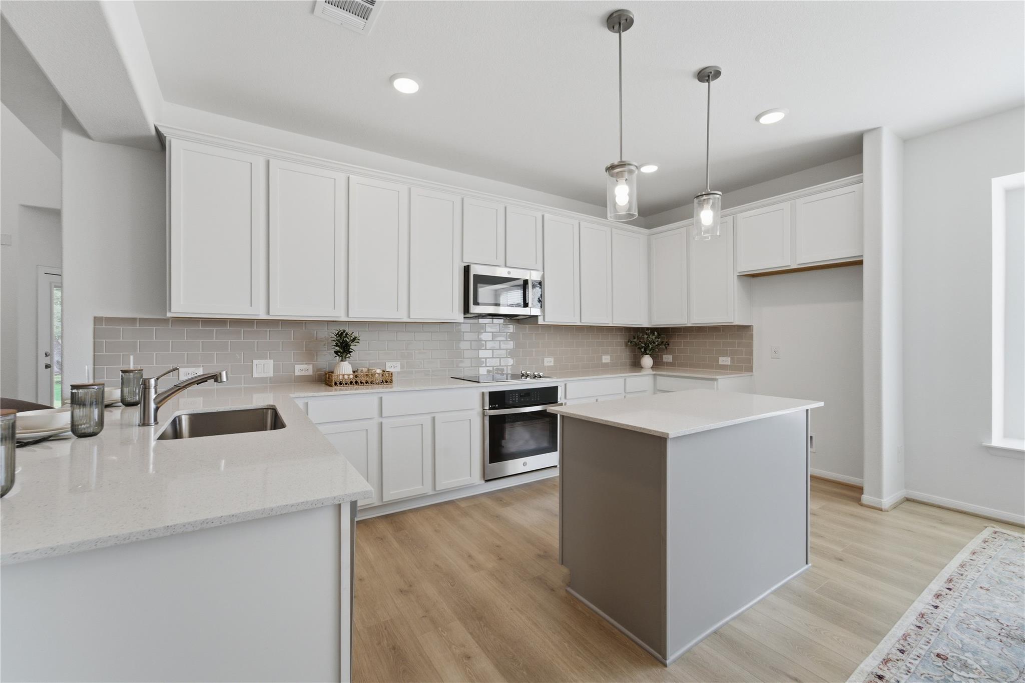 160 Villars DR