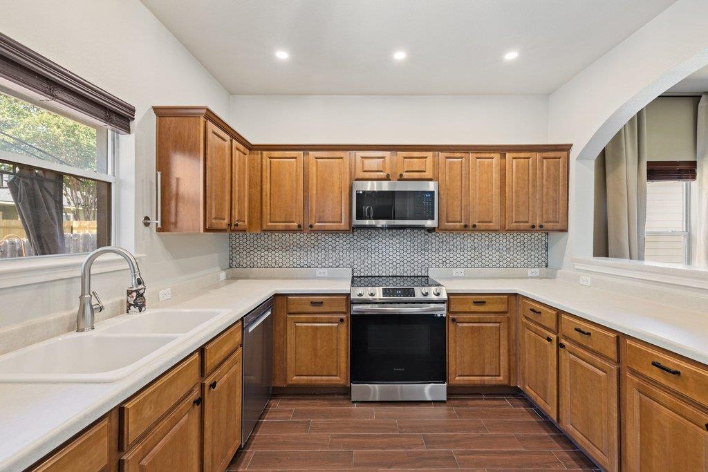 2002 Charlotte Estates DR