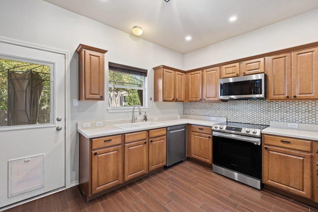 2002 Charlotte Estates DR