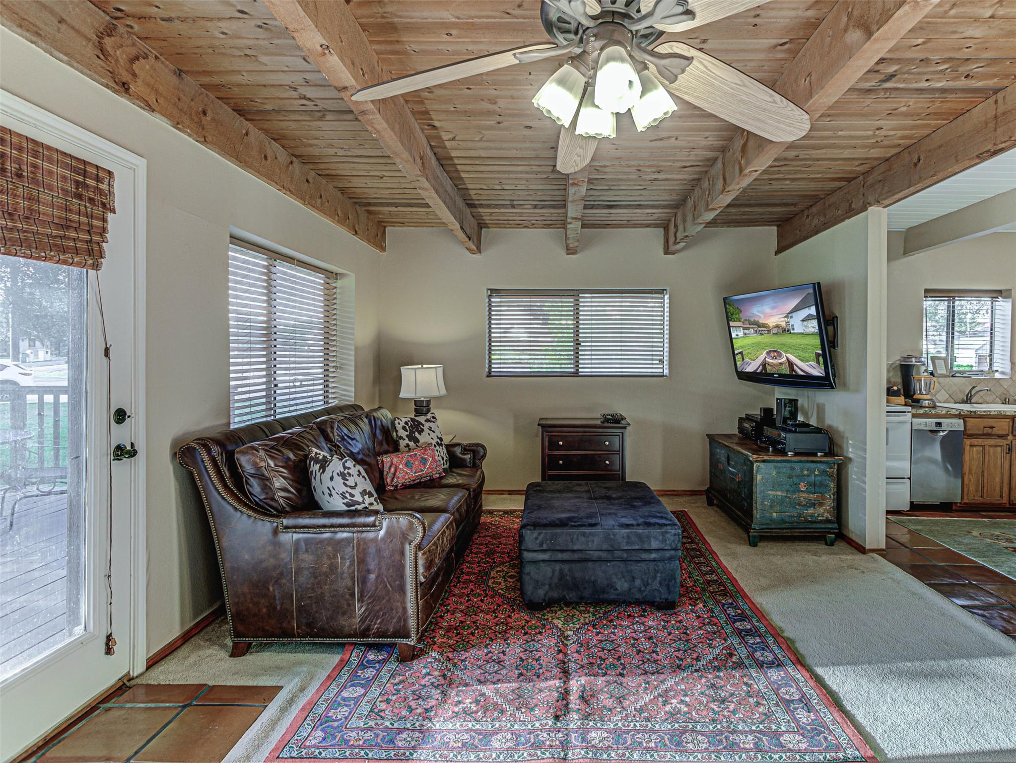 401 Lake Point DR