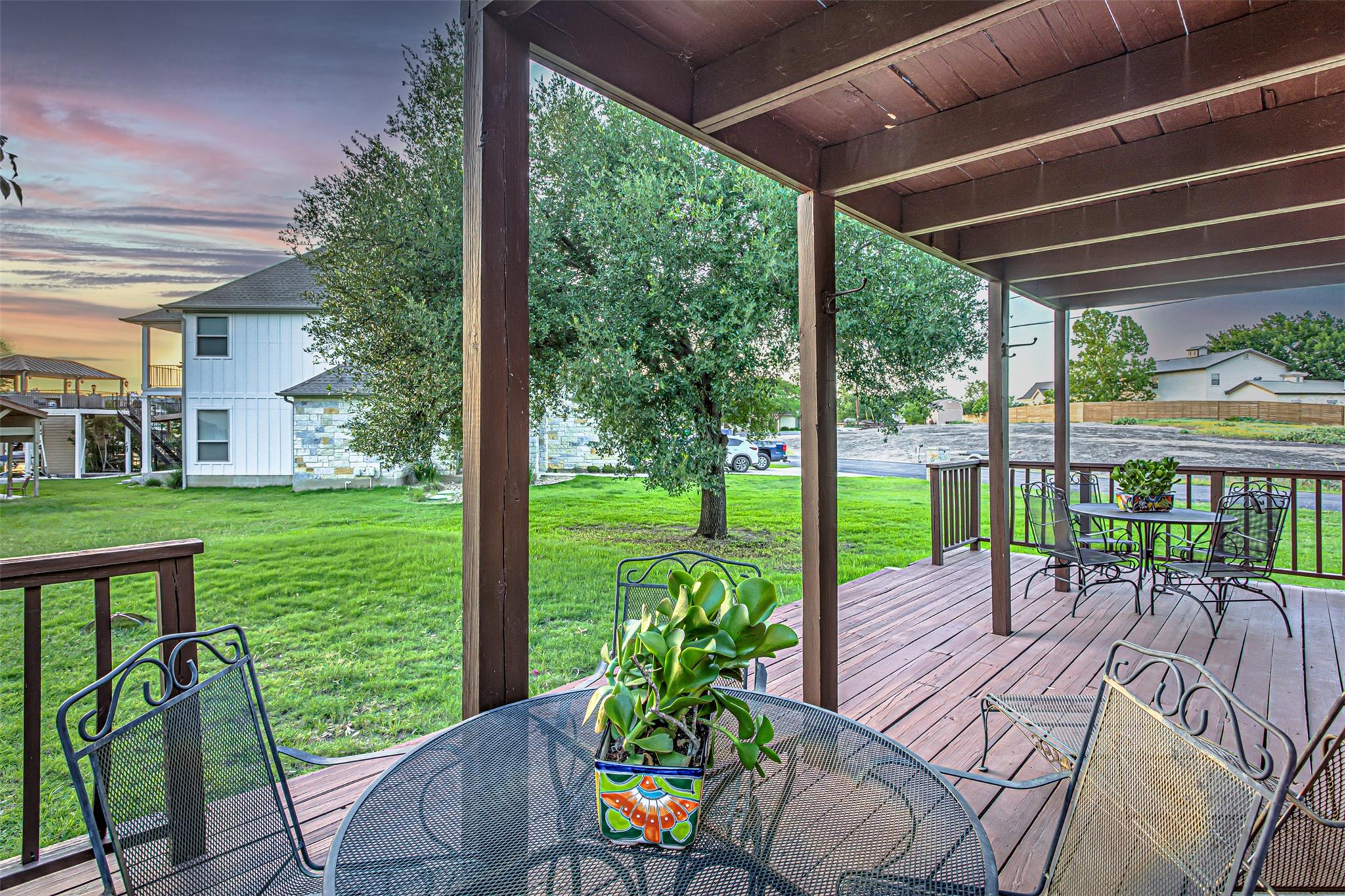 401 Lake Point DR