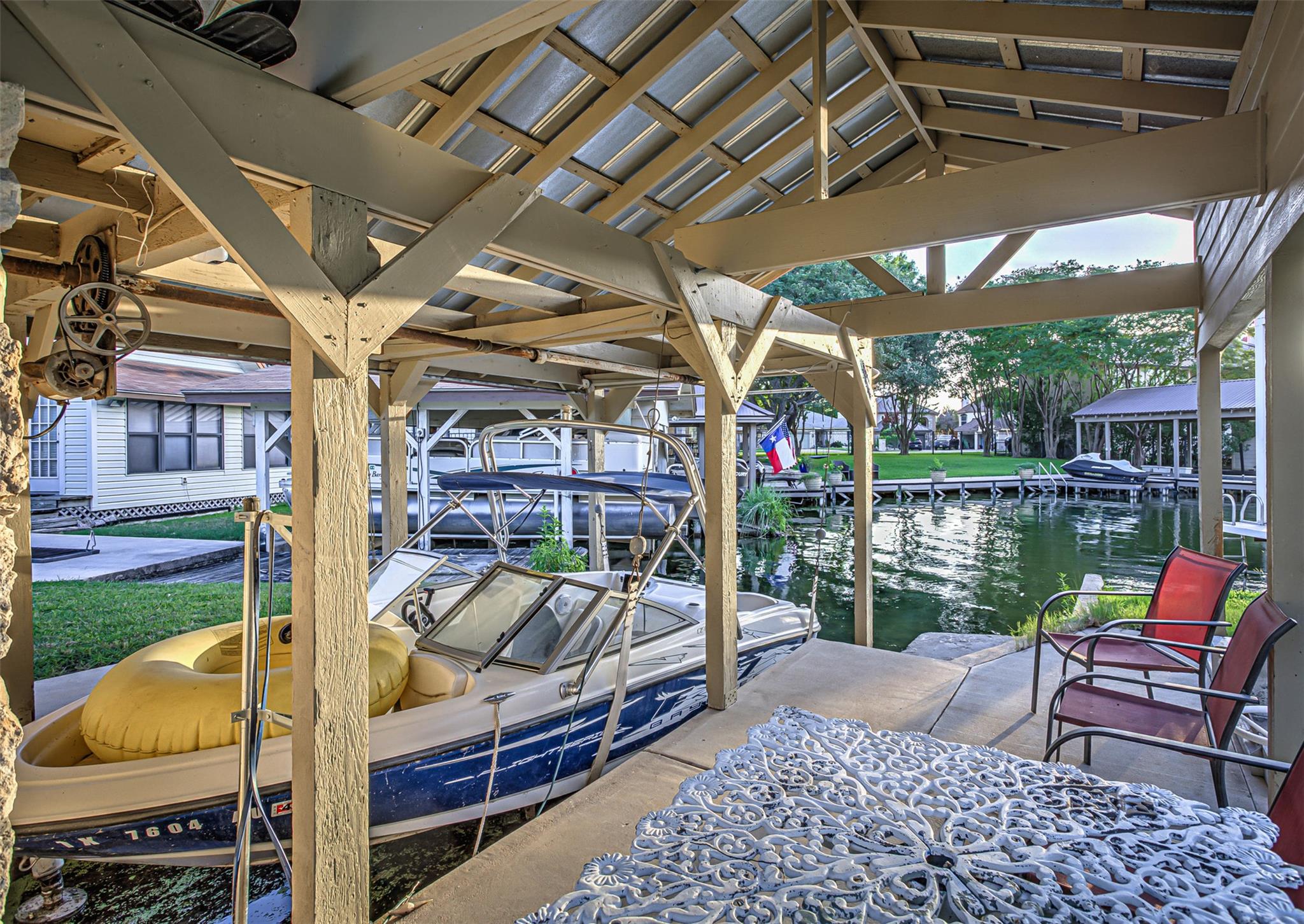 401 Lake Point DR
