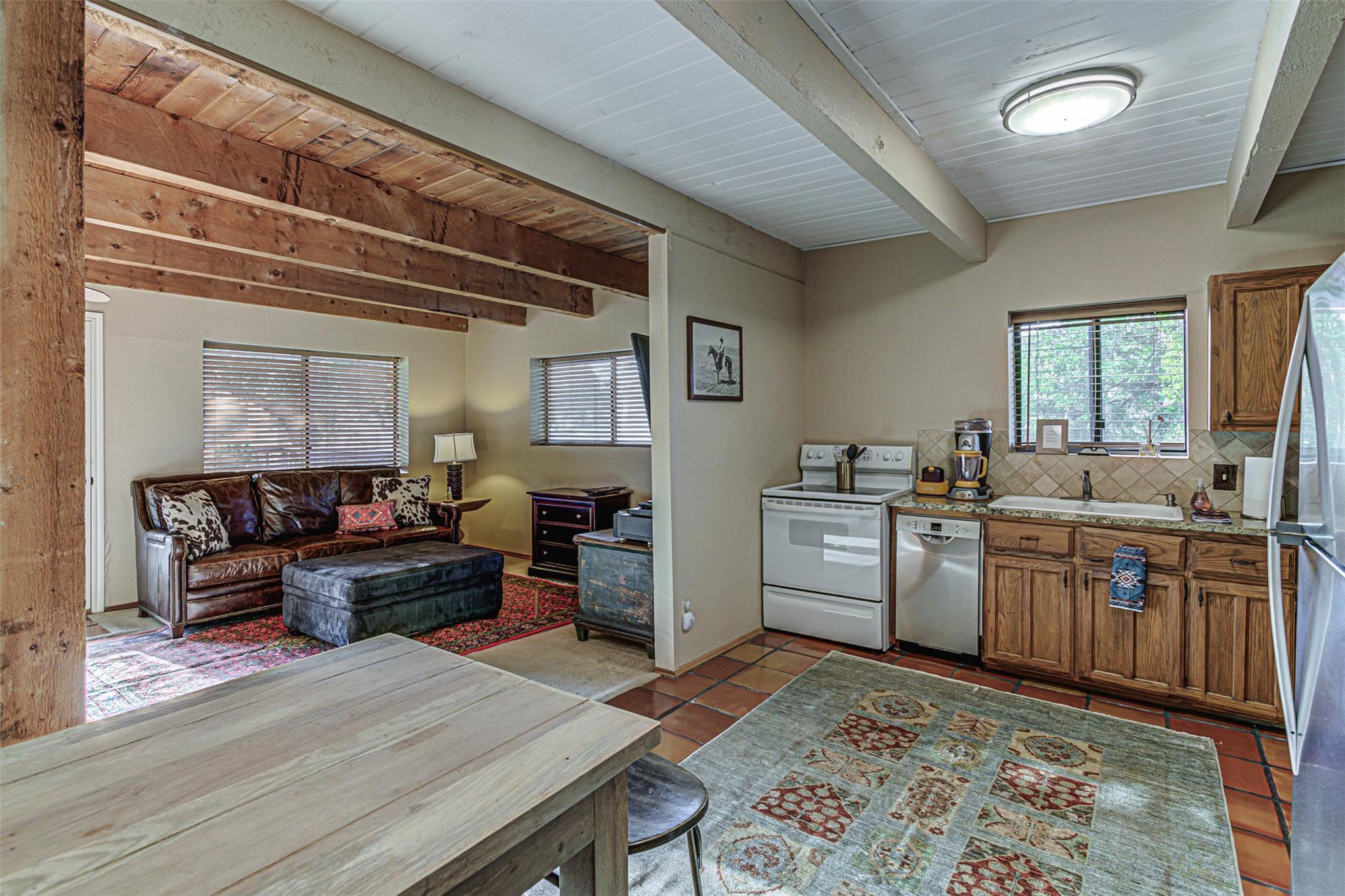 401 Lake Point DR