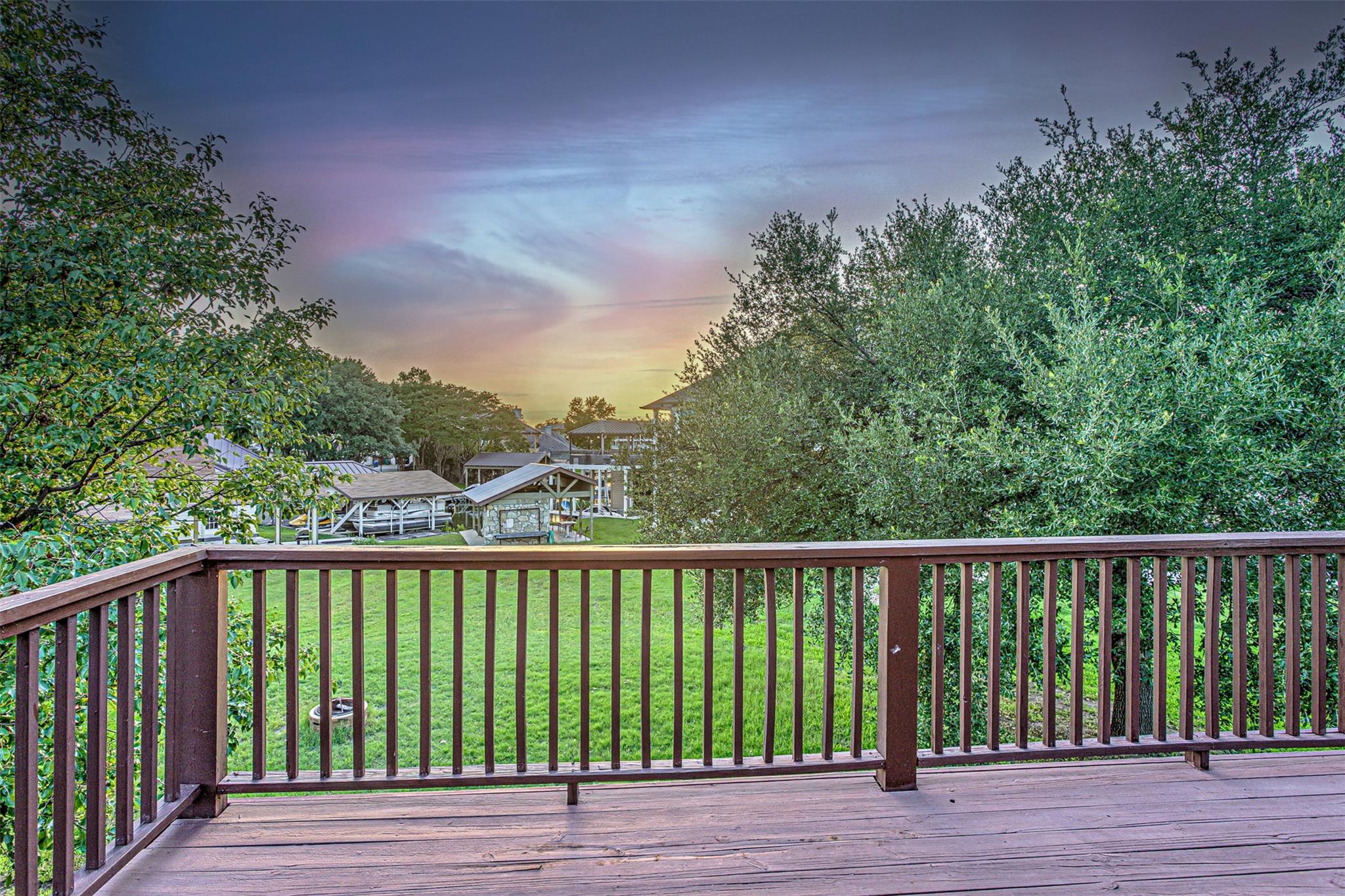 401 Lake Point DR