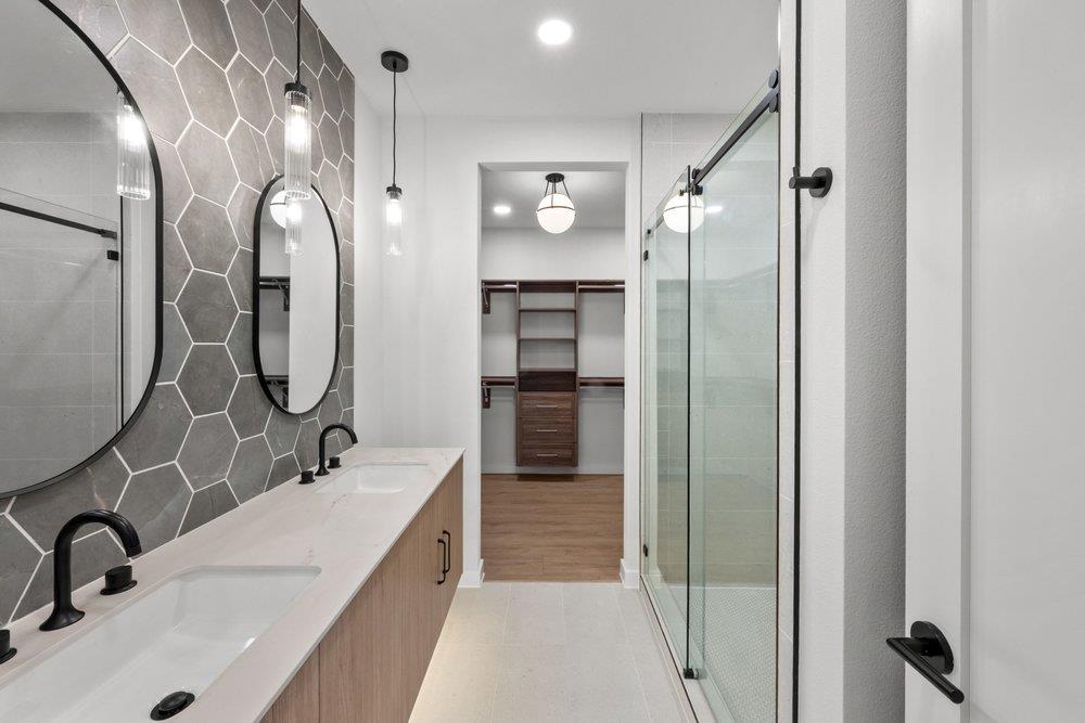 630 Central PKWY Unit: 1205/1206