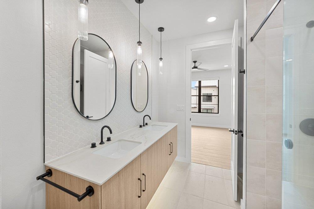 630 Central PKWY Unit: 1205/1206