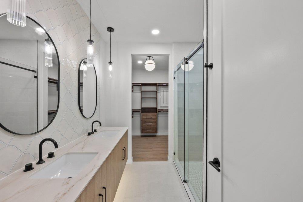 630 Central PKWY Unit: 1205/1206