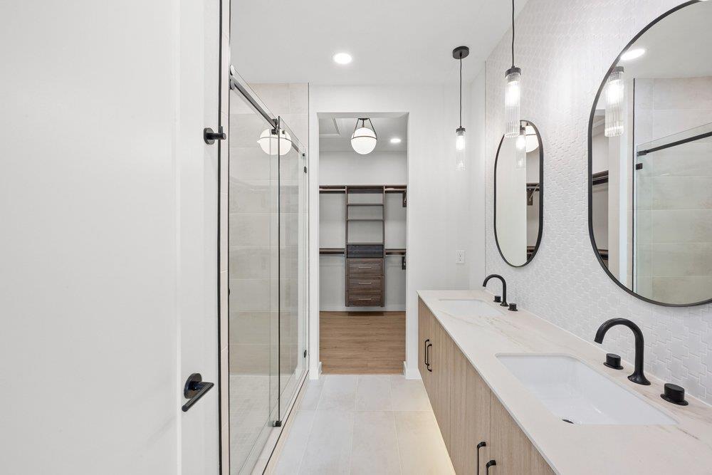 630 Central PKWY Unit: 1205/1206
