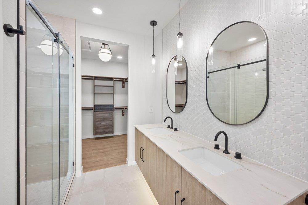 630 Central PKWY Unit: 1205/1206