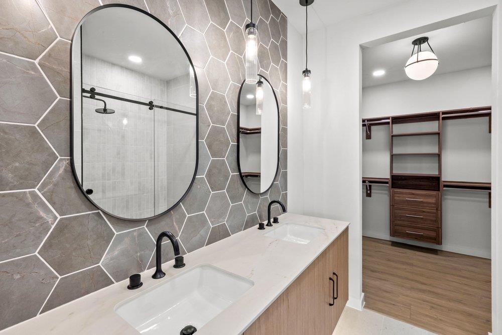 630 Central PKWY Unit: 1205/1206