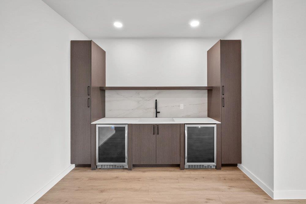 630 Central PKWY Unit: 1205/1206
