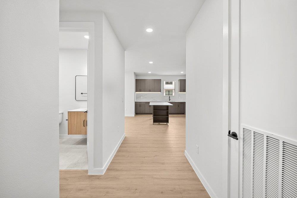 630 Central PKWY Unit: 1205/1206
