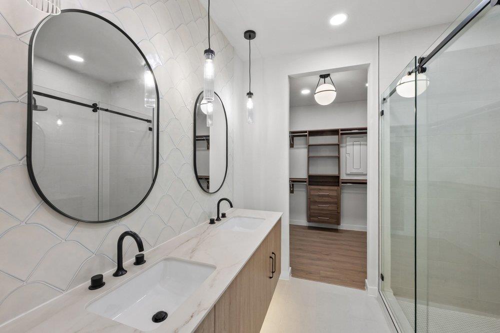 630 Central PKWY Unit: 1205/1206