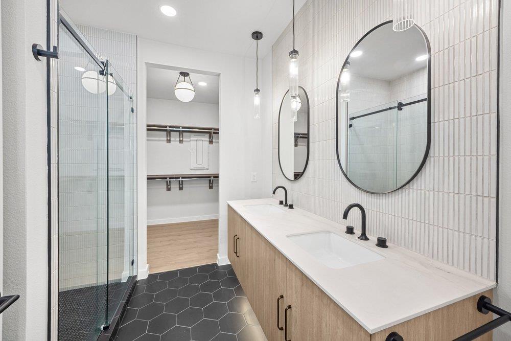 630 Central PKWY Unit: 1205/1206