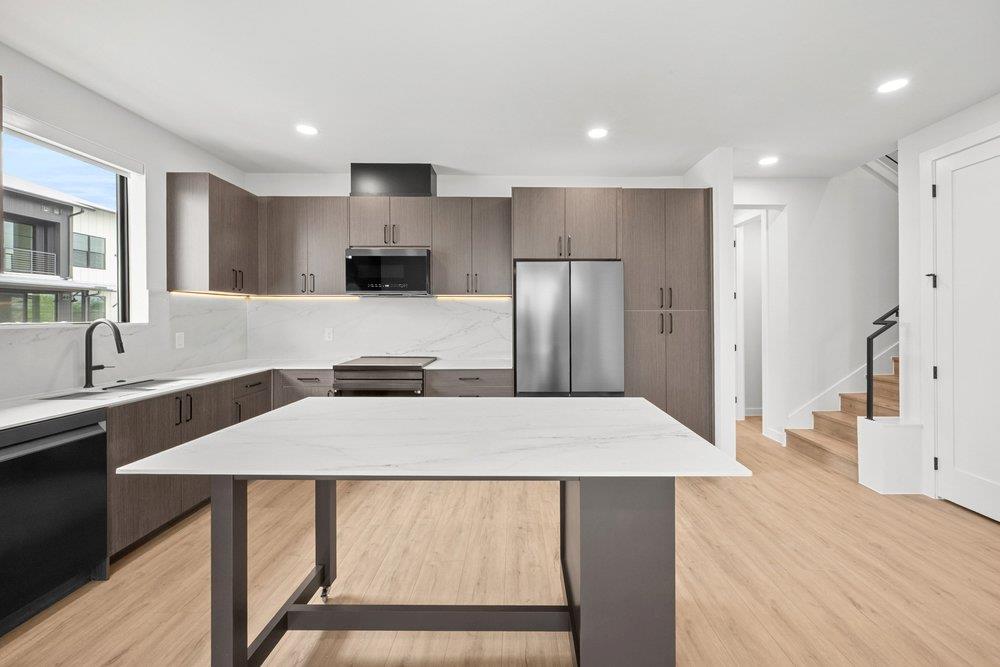 630 Central PKWY Unit: 1205/1206
