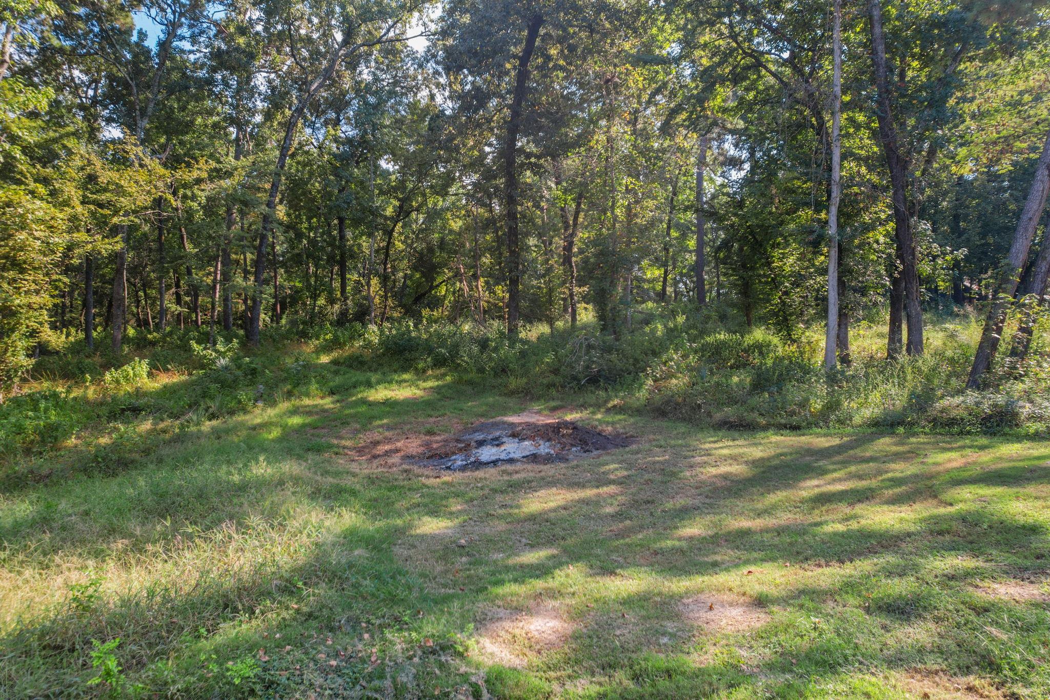 79-80 Lake Oaks CIR