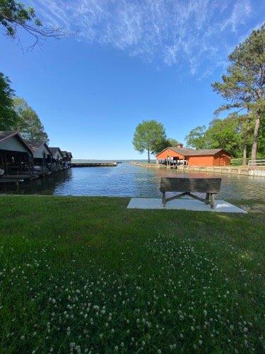 79-80 Lake Oaks CIR