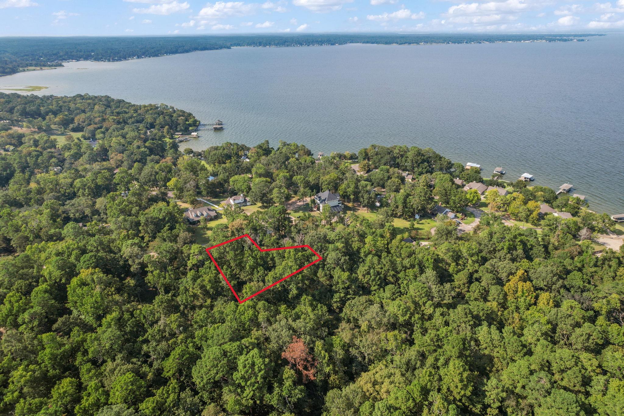 79-80 Lake Oaks CIR