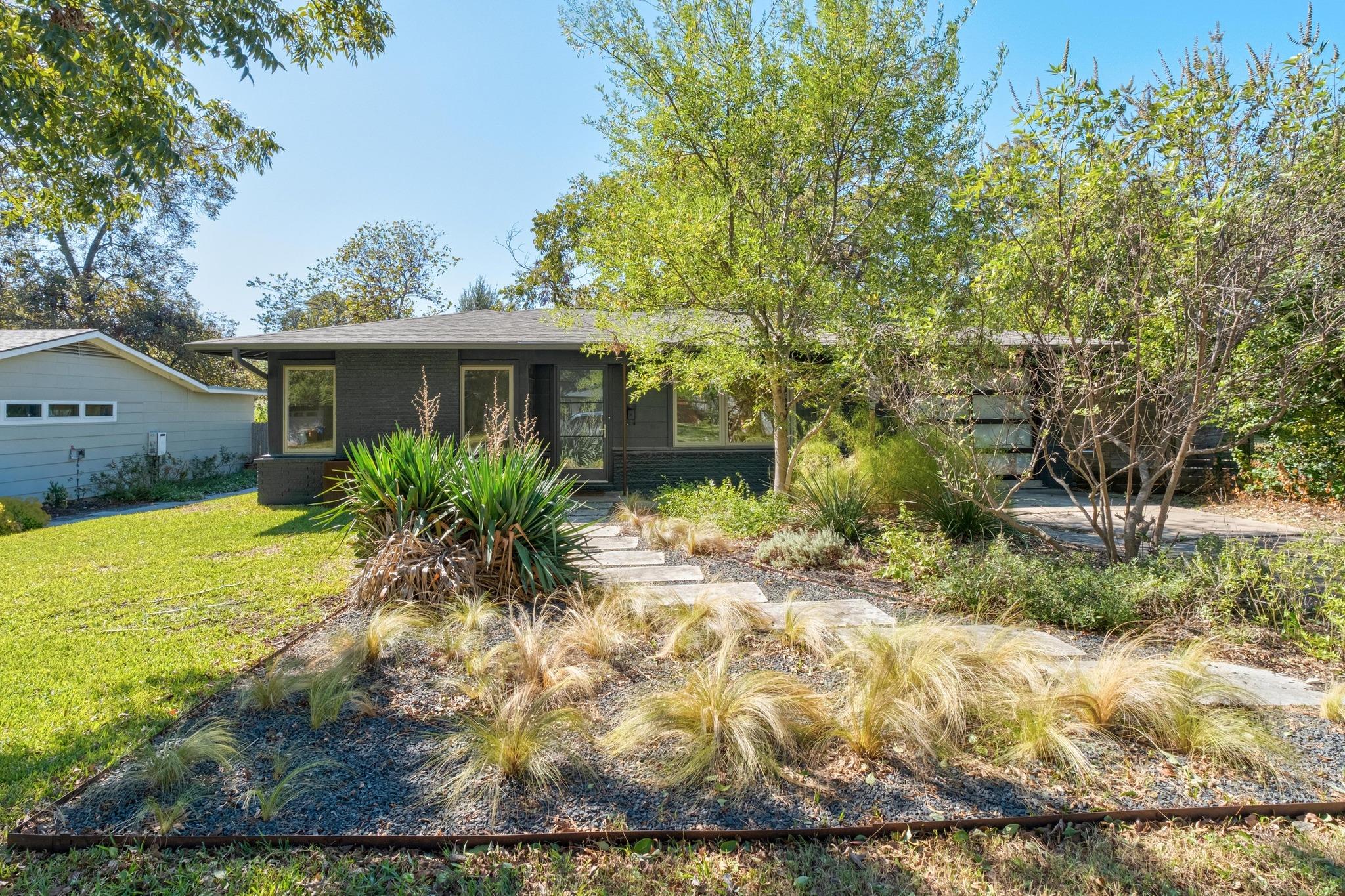 1303 Glencrest DR