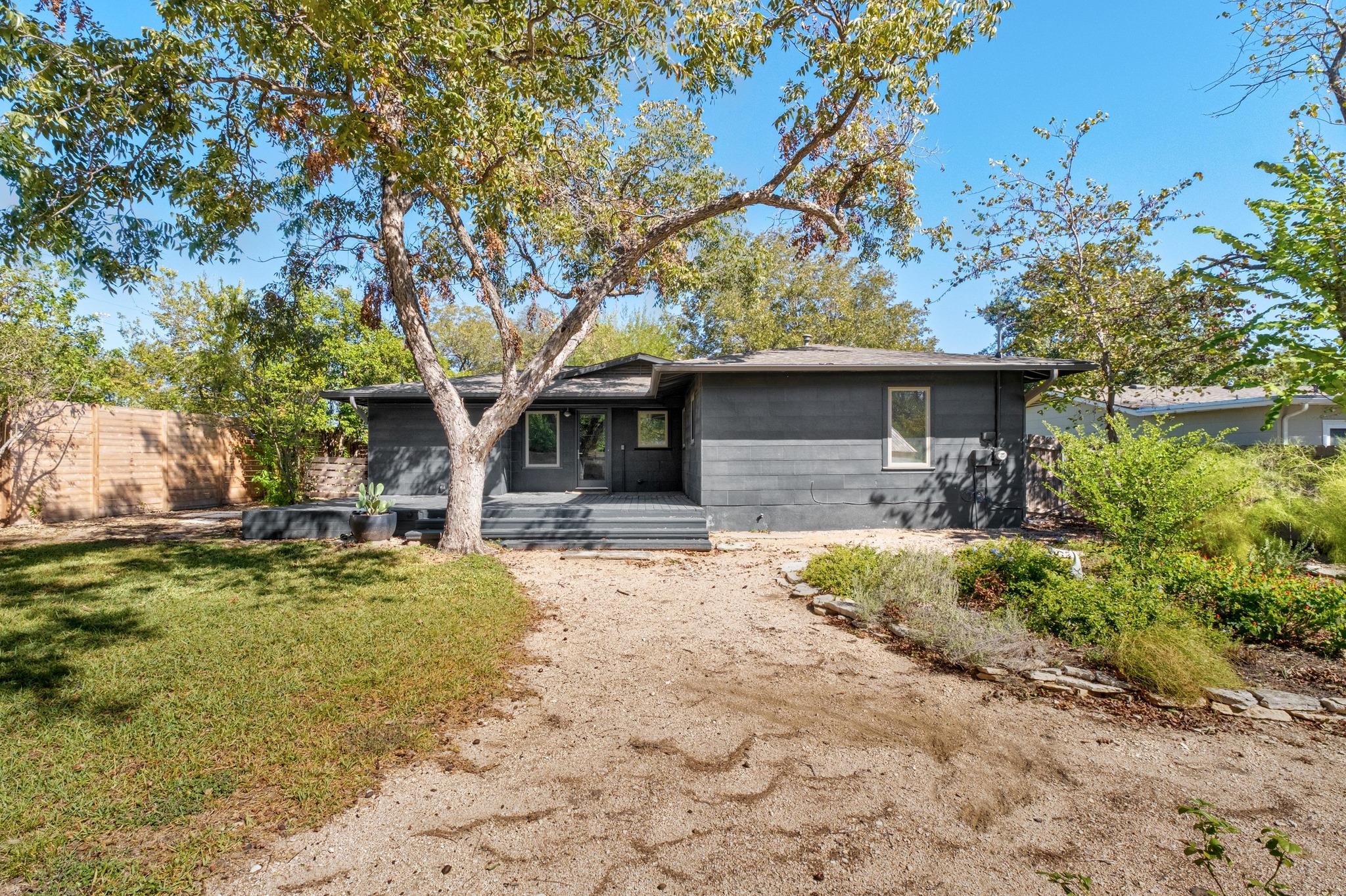 1303 Glencrest DR