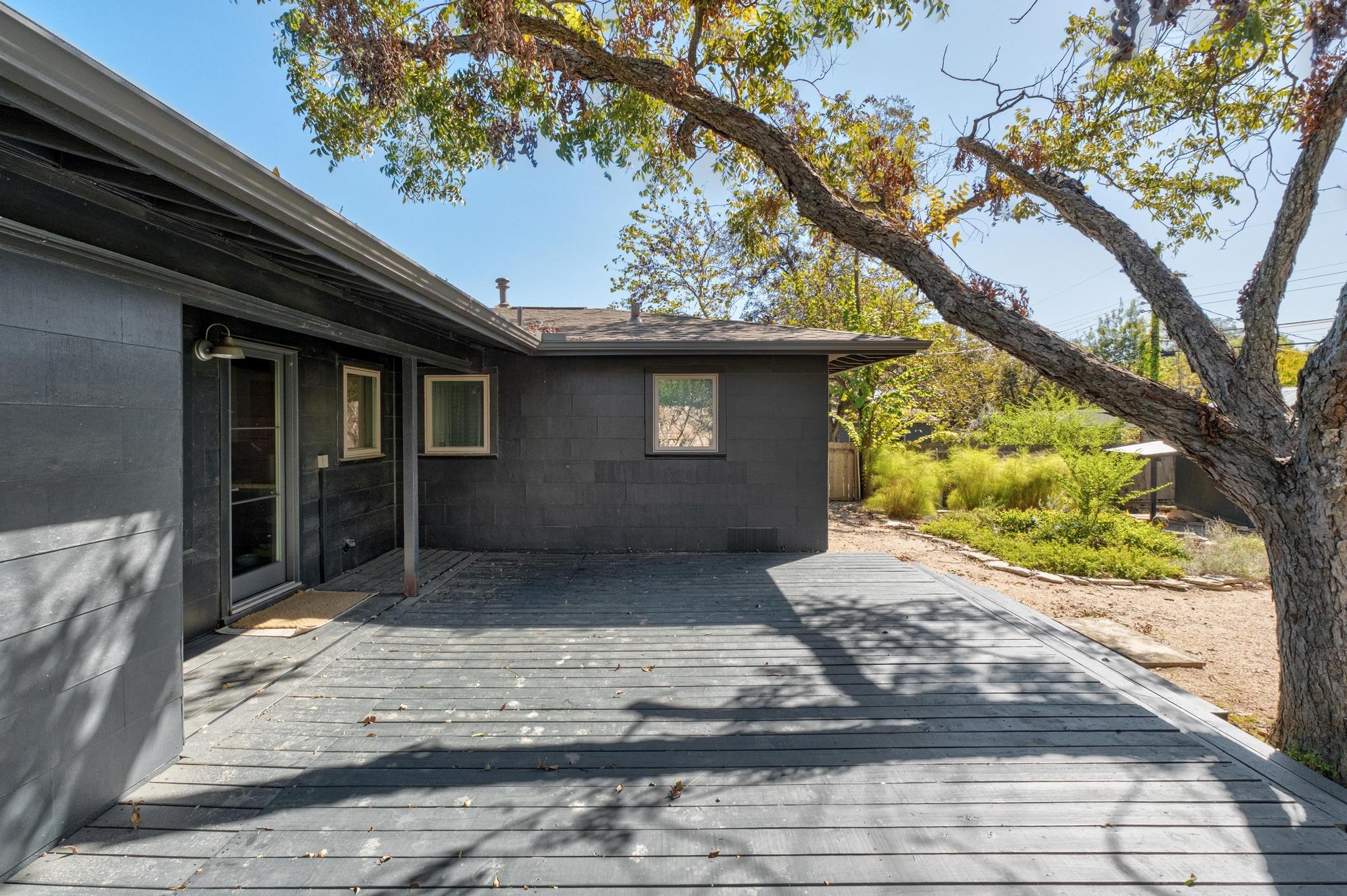 1303 Glencrest DR