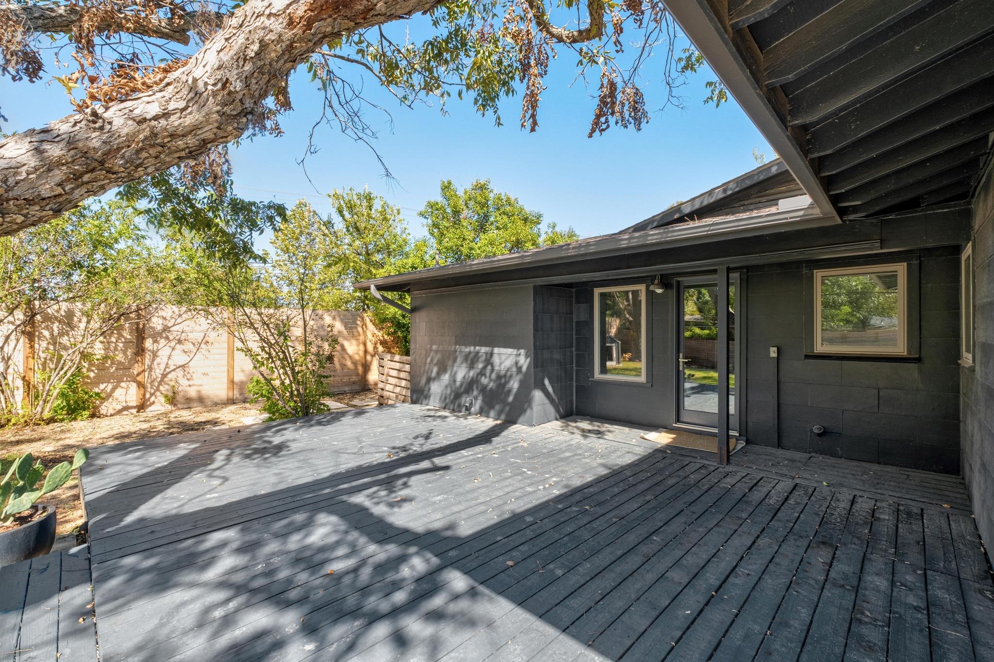 1303 Glencrest DR