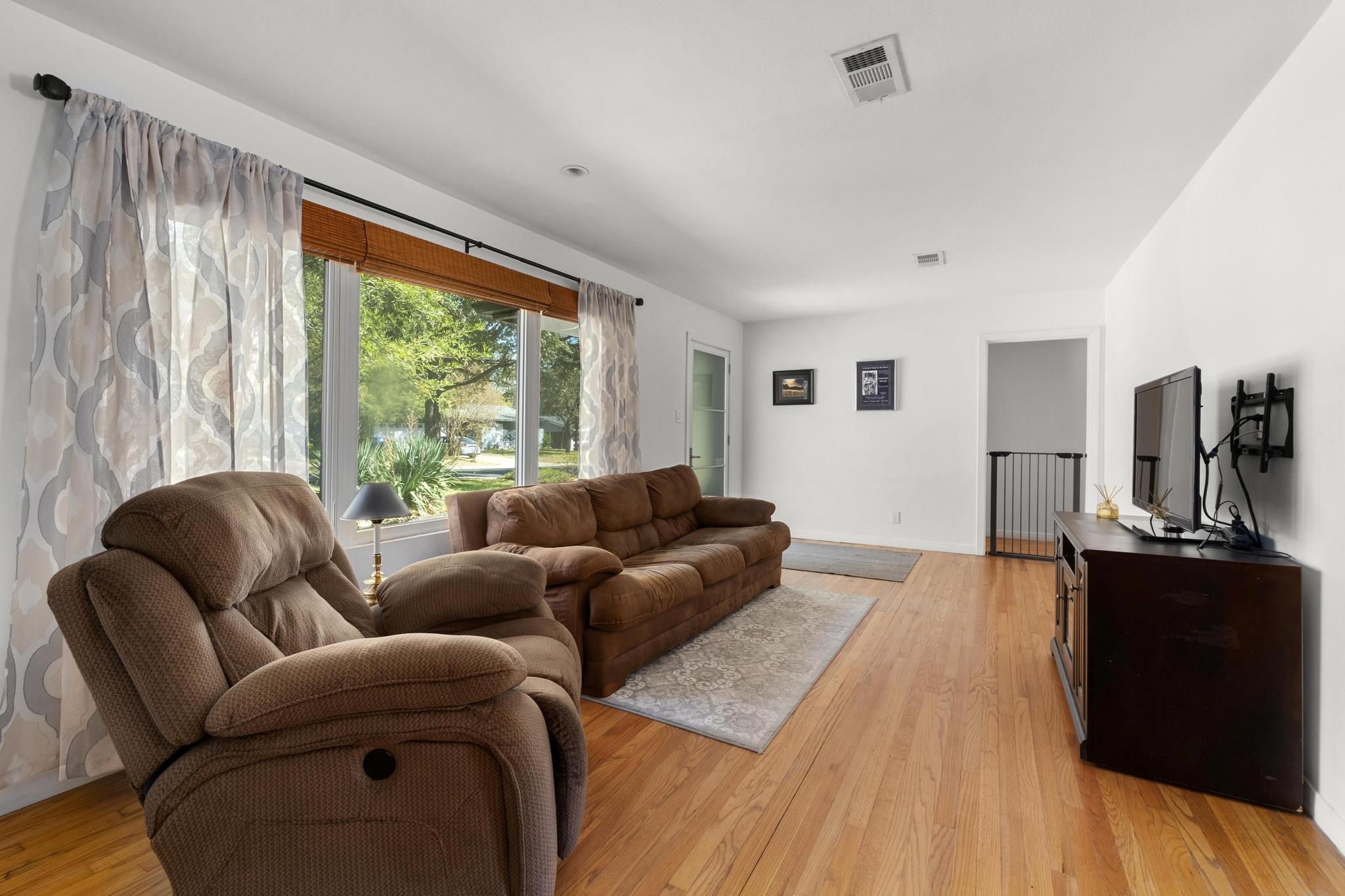 1303 Glencrest DR