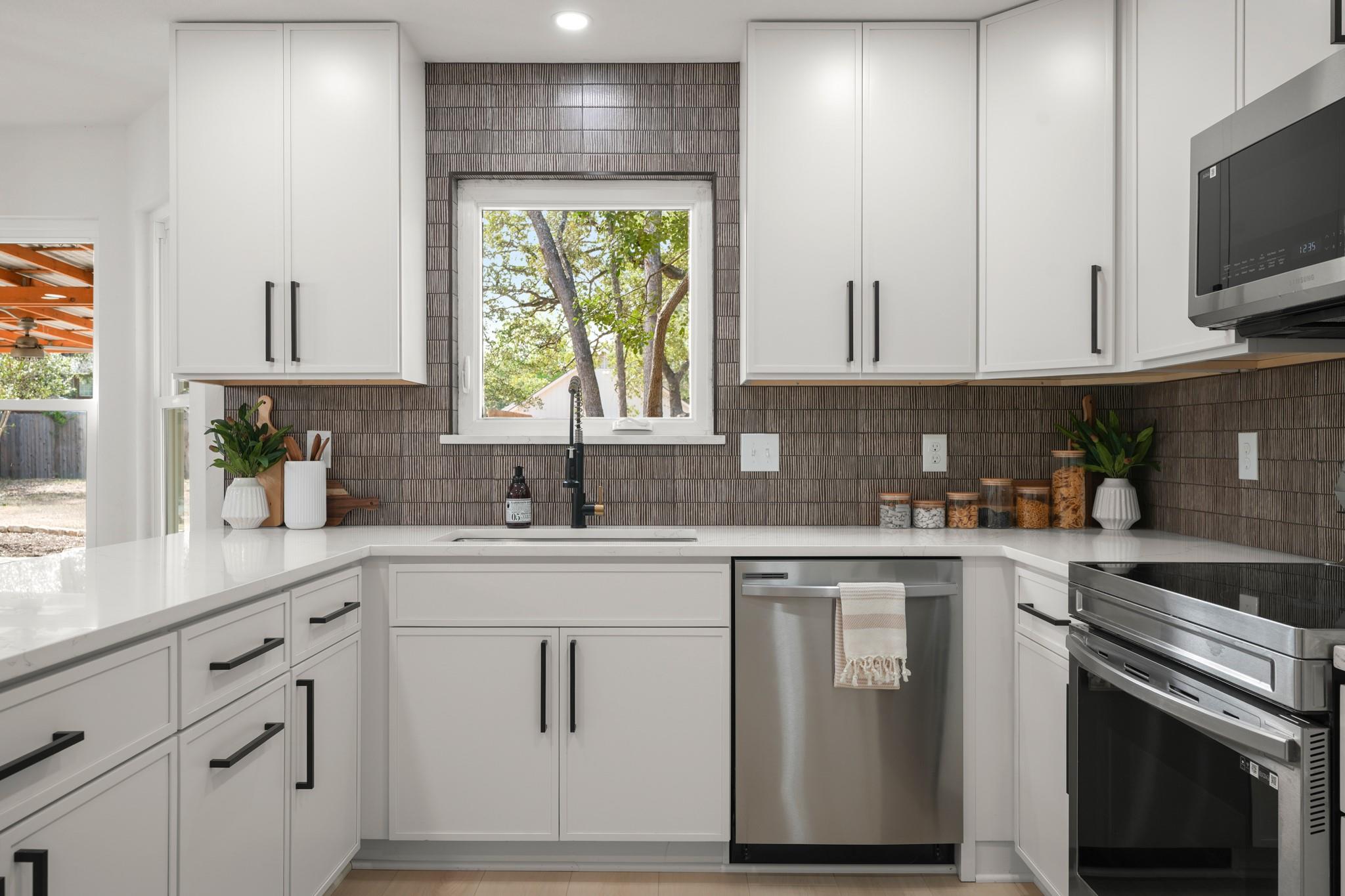 215 Dewberry CV