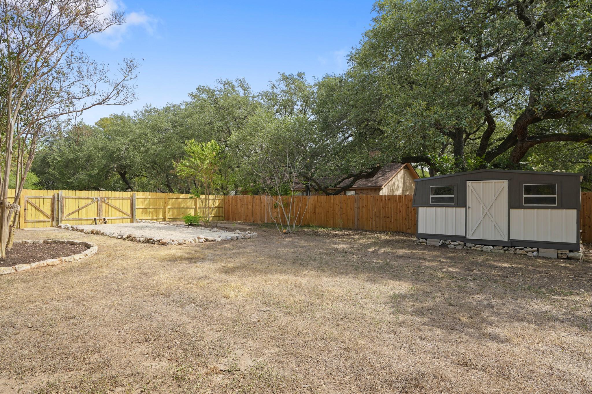 215 Dewberry CV