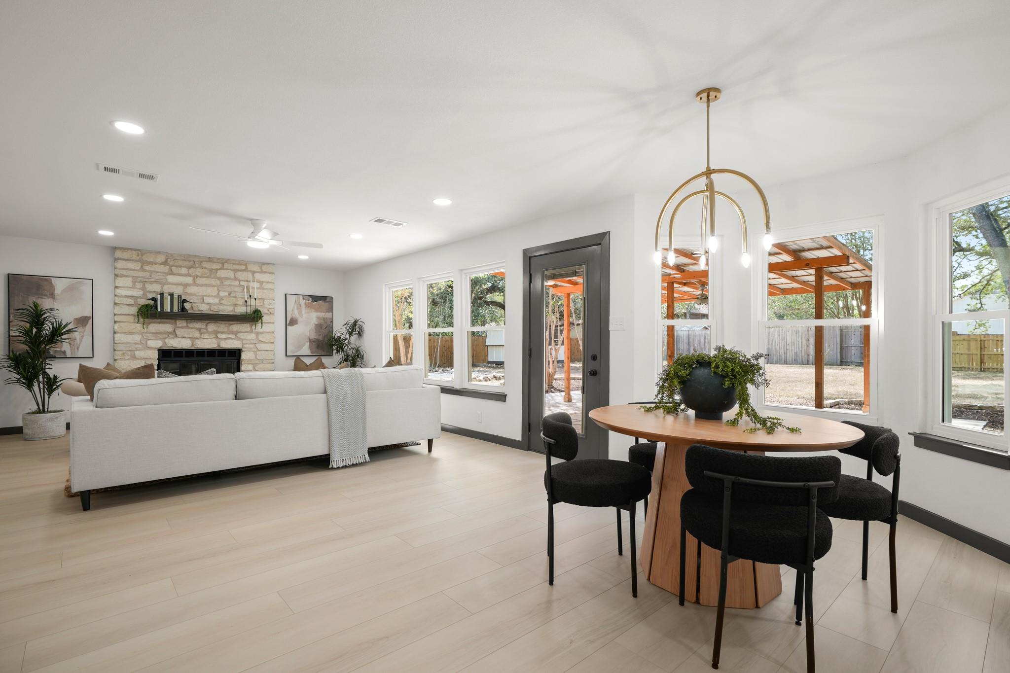 215 Dewberry CV