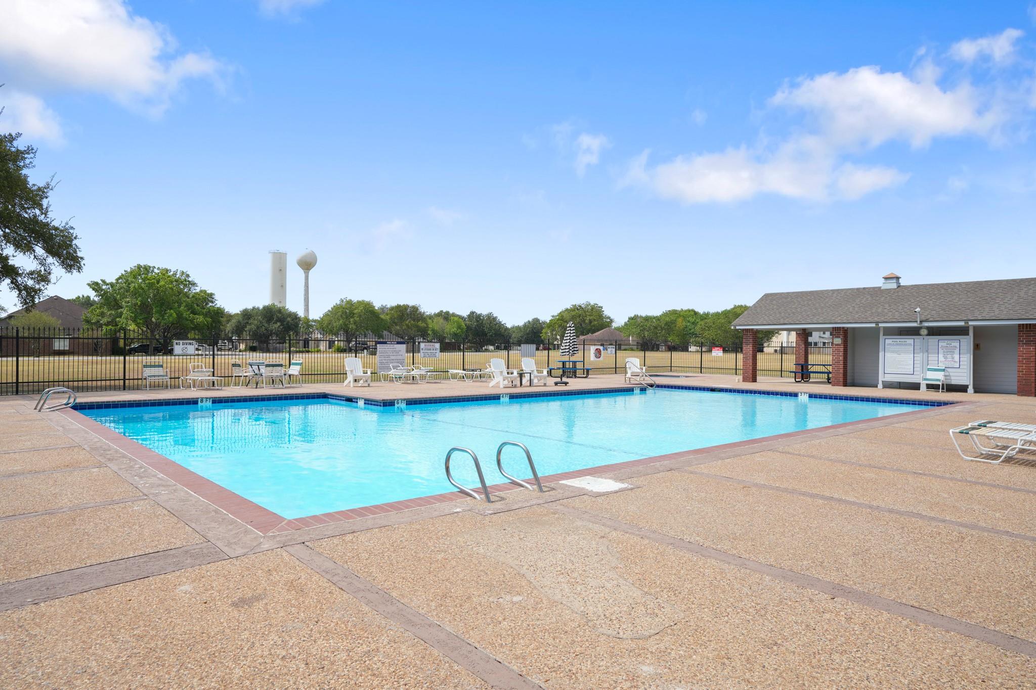 215 Dewberry CV
