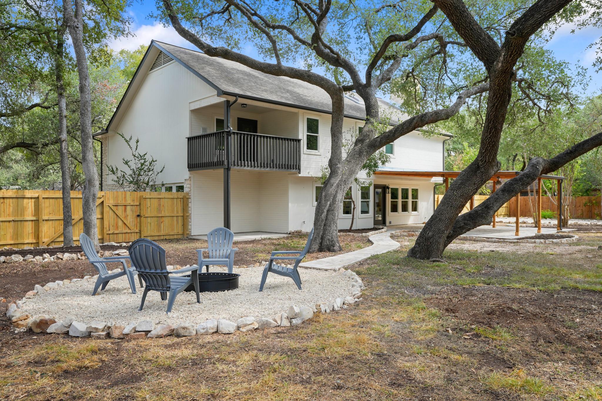 215 Dewberry CV