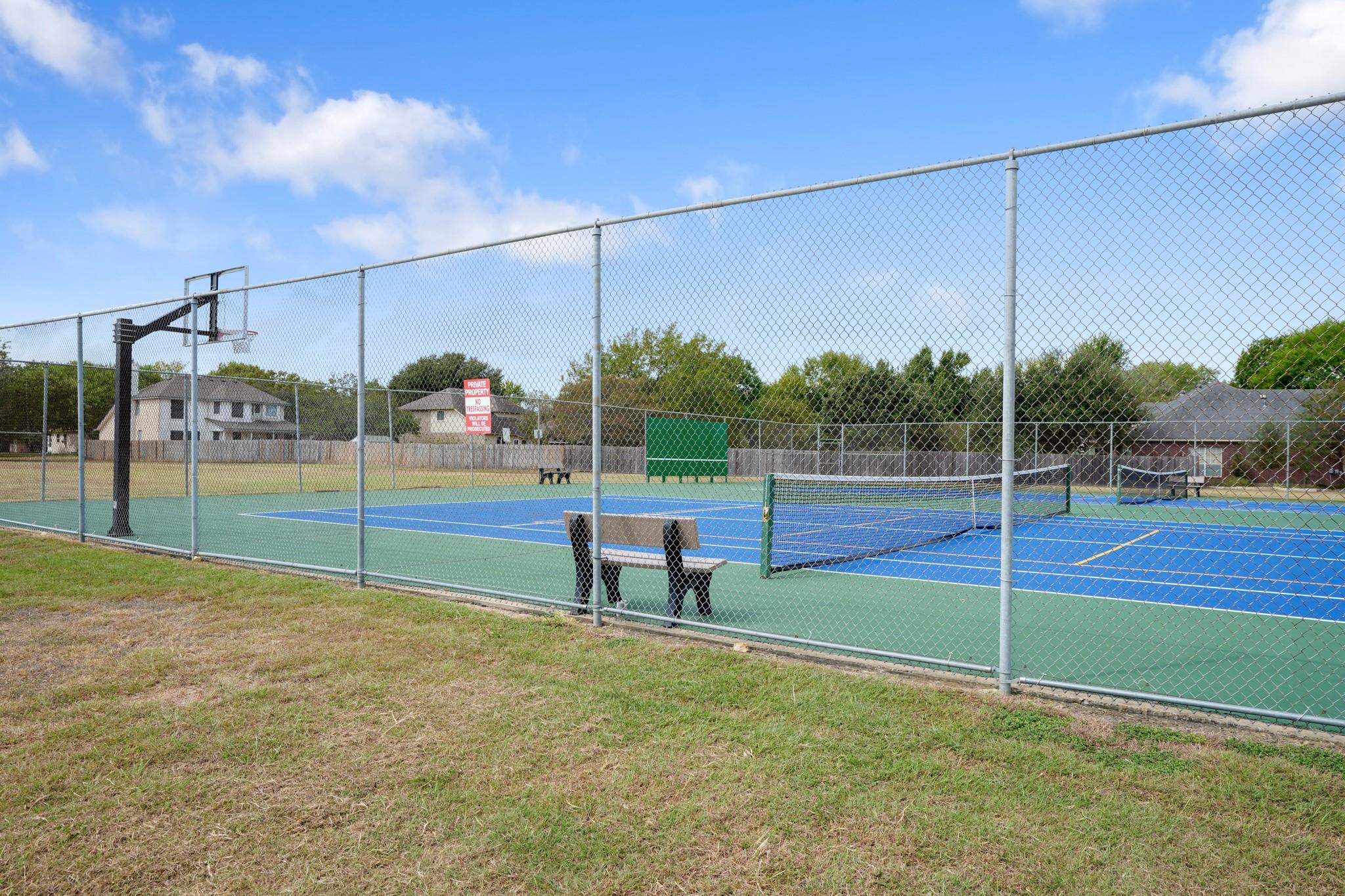 215 Dewberry CV