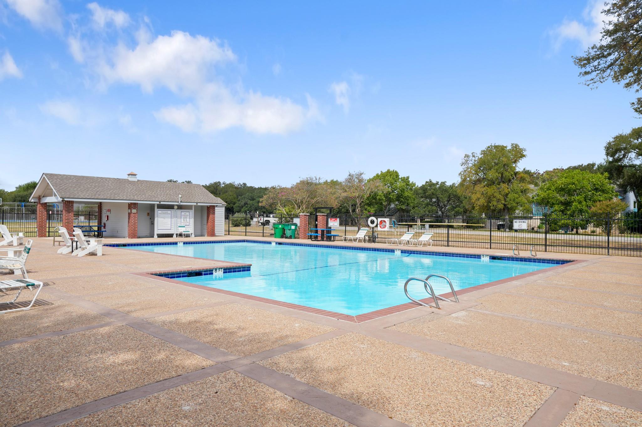 215 Dewberry CV