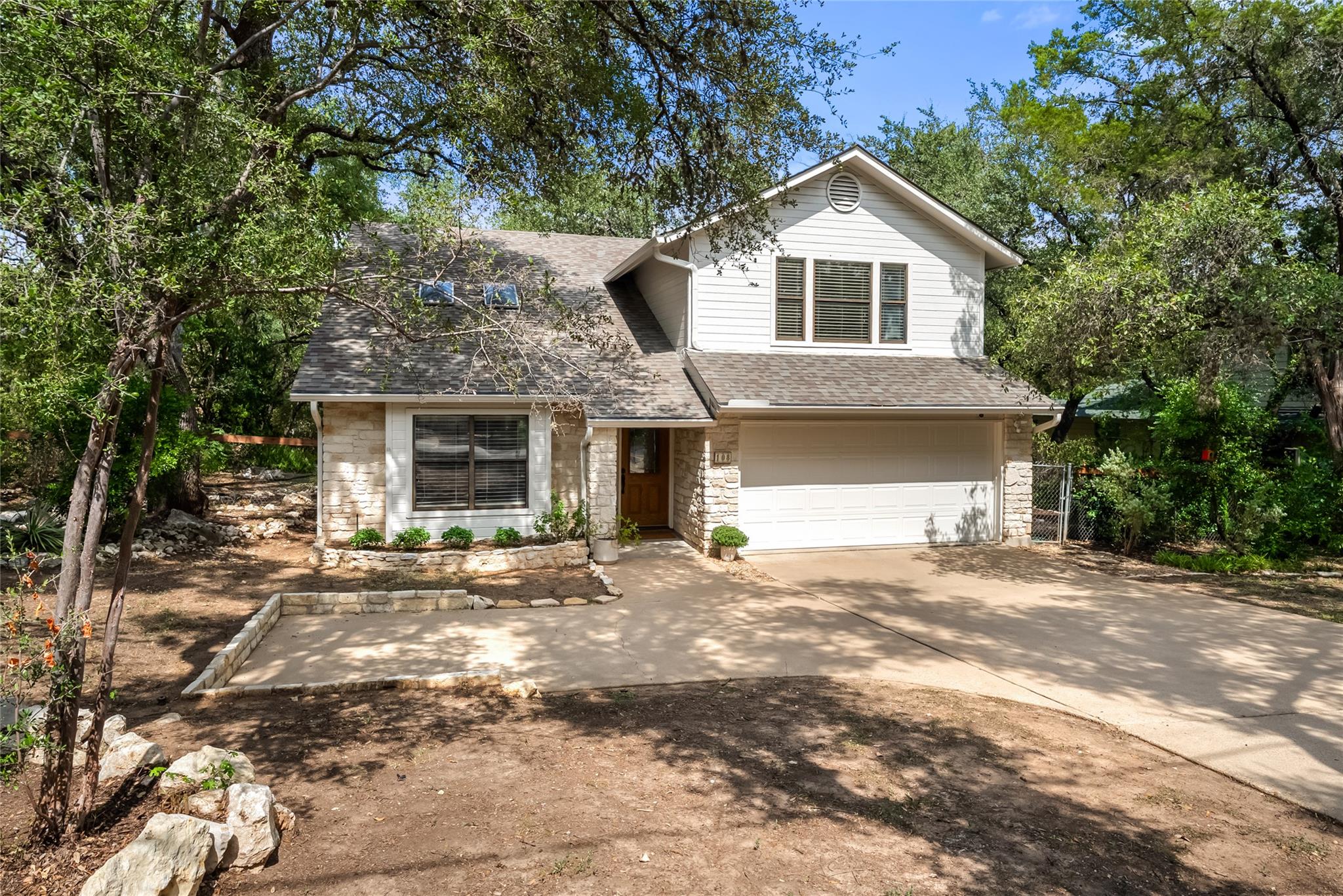 108 W SPRING DR