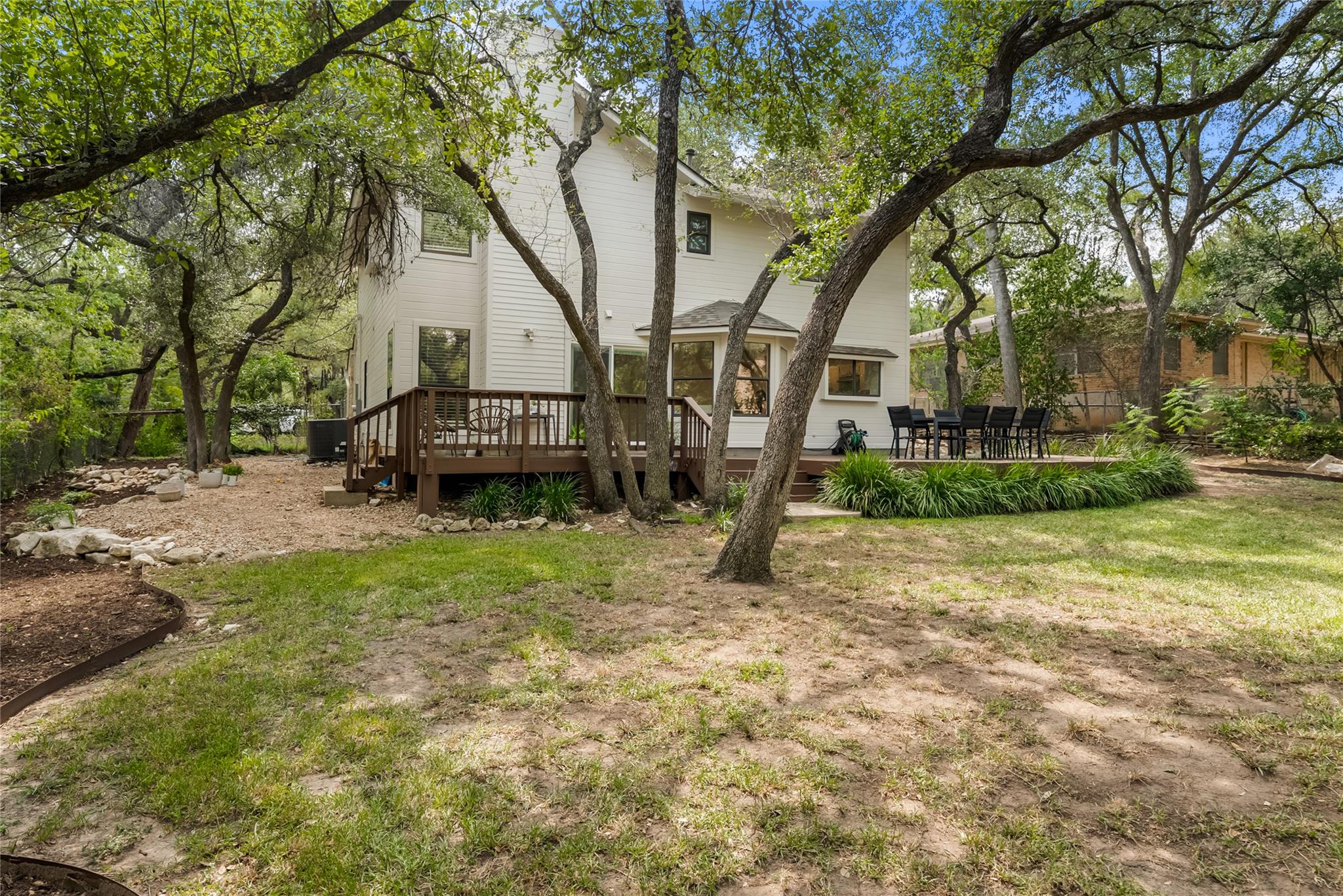 108 W SPRING DR