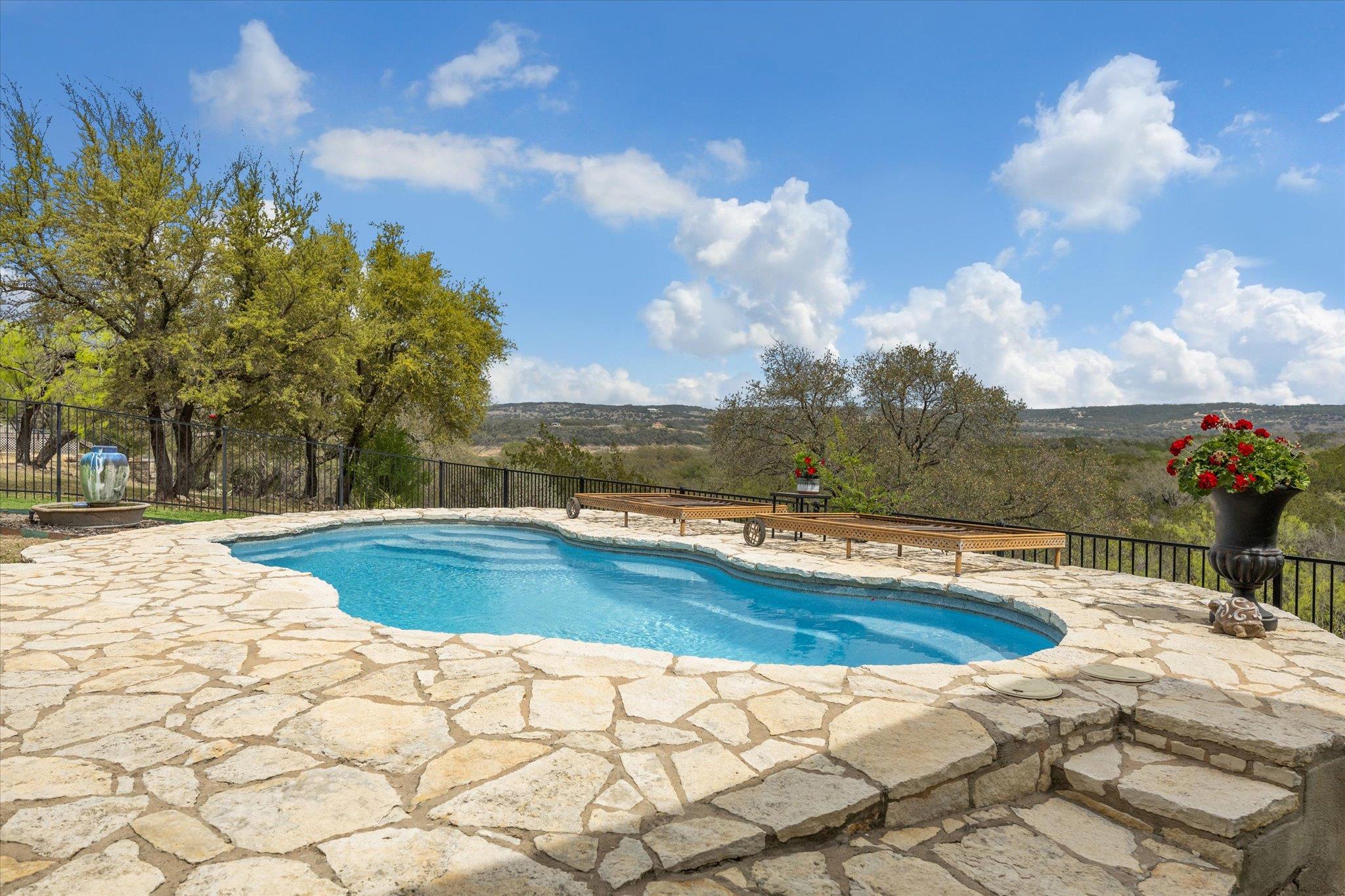 515 Wesley Ridge DR