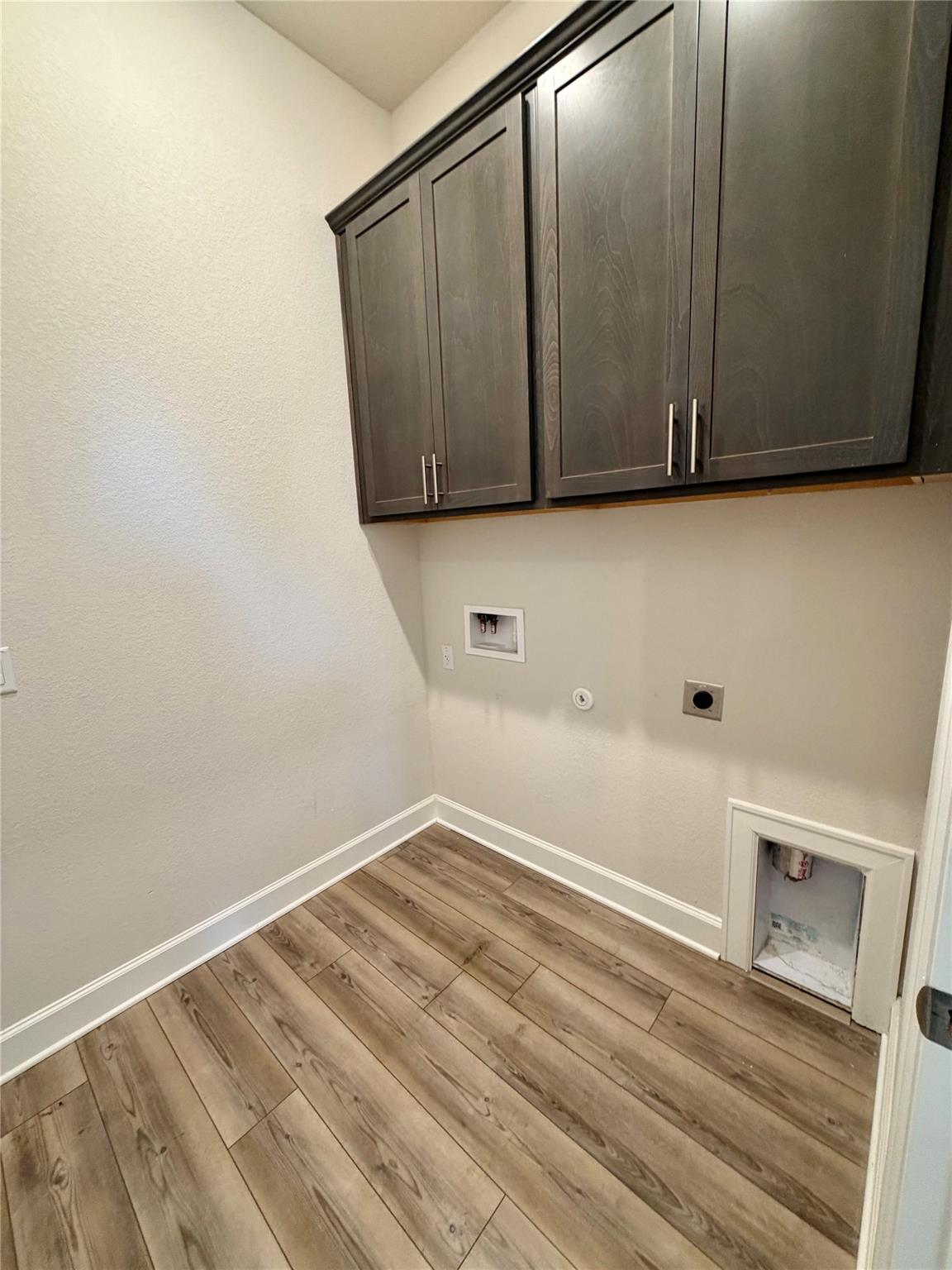 211 Darley Oak DR