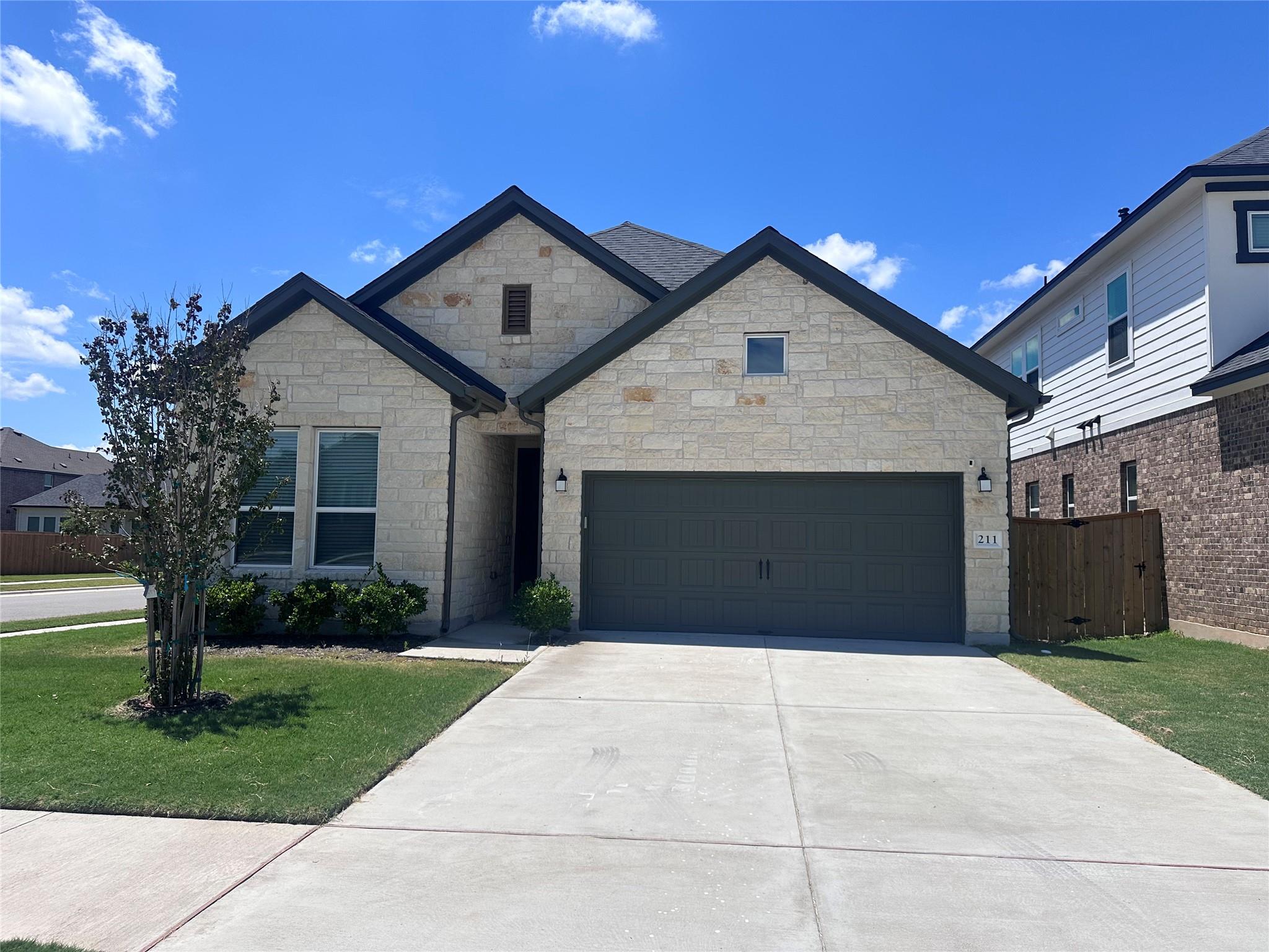 211 Darley Oak DR