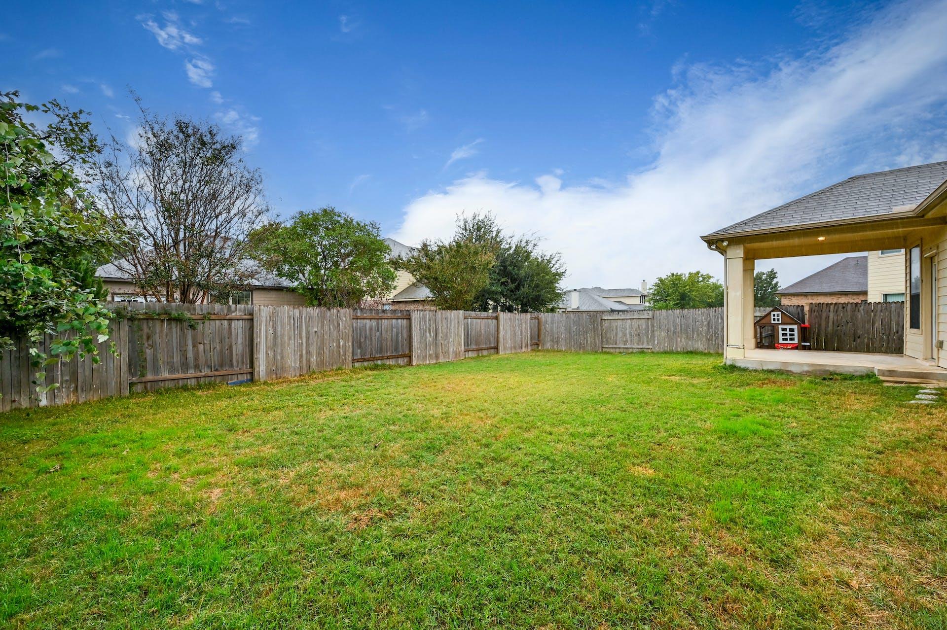 1029 Hyde Park DR