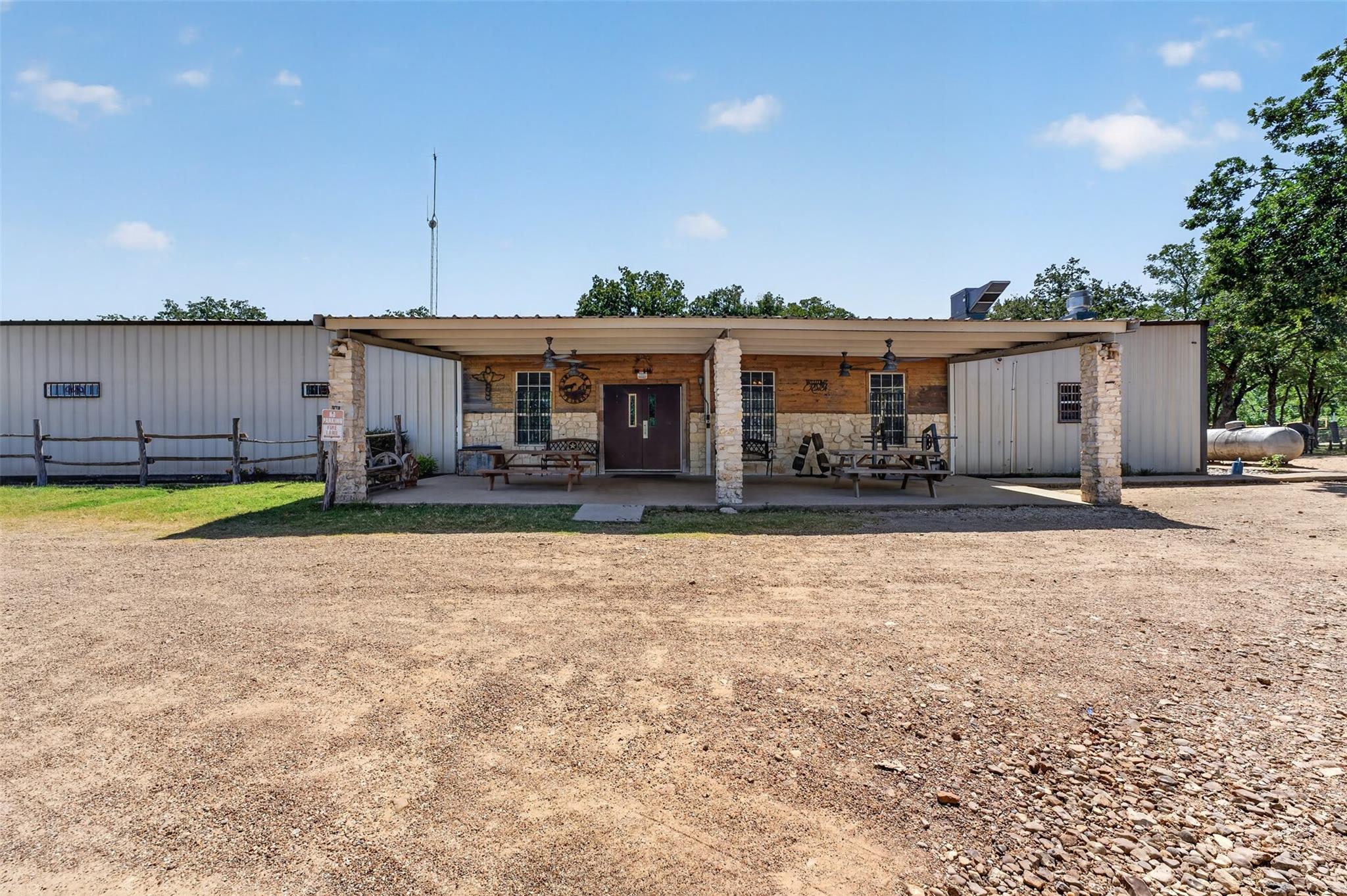 2274 County Road 203 LOOP