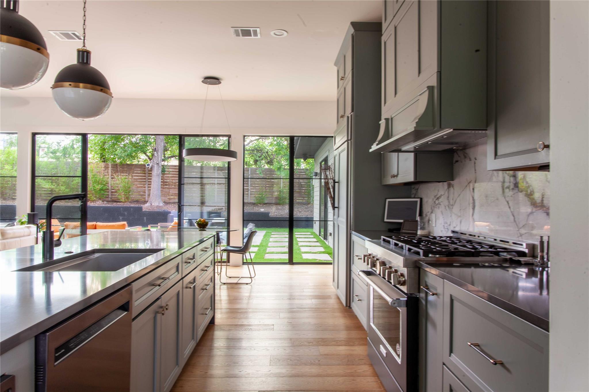 6100 Gena CT