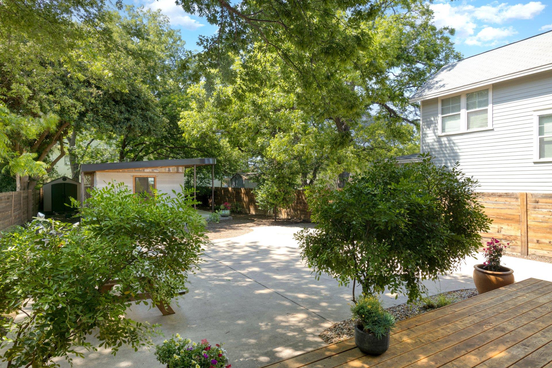108 Chicon ST