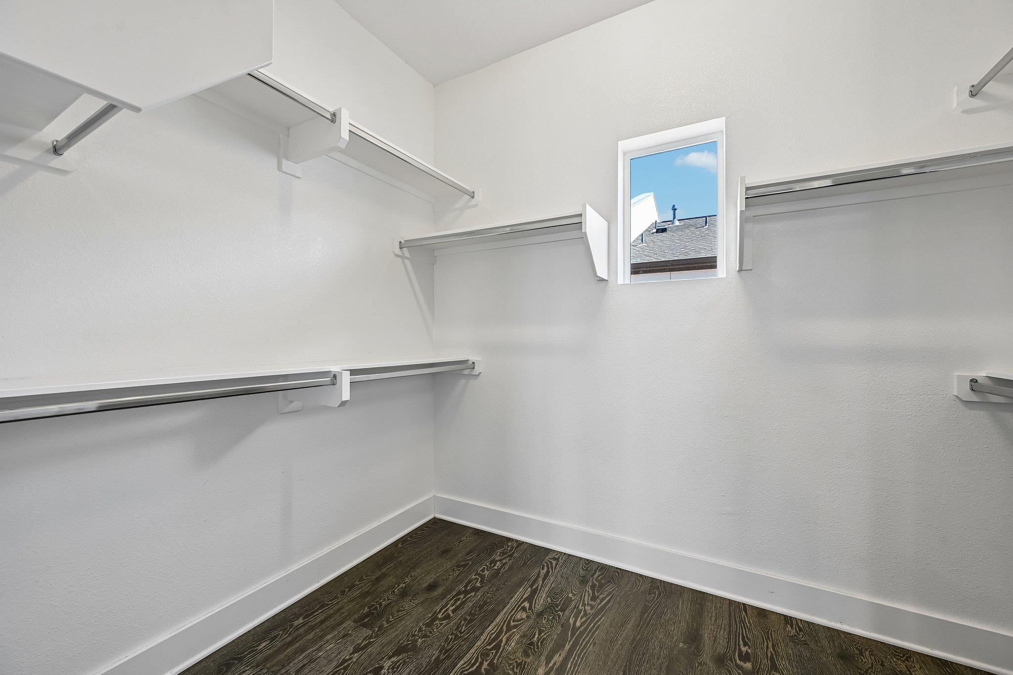 1411 Town Creek Dr. # 6