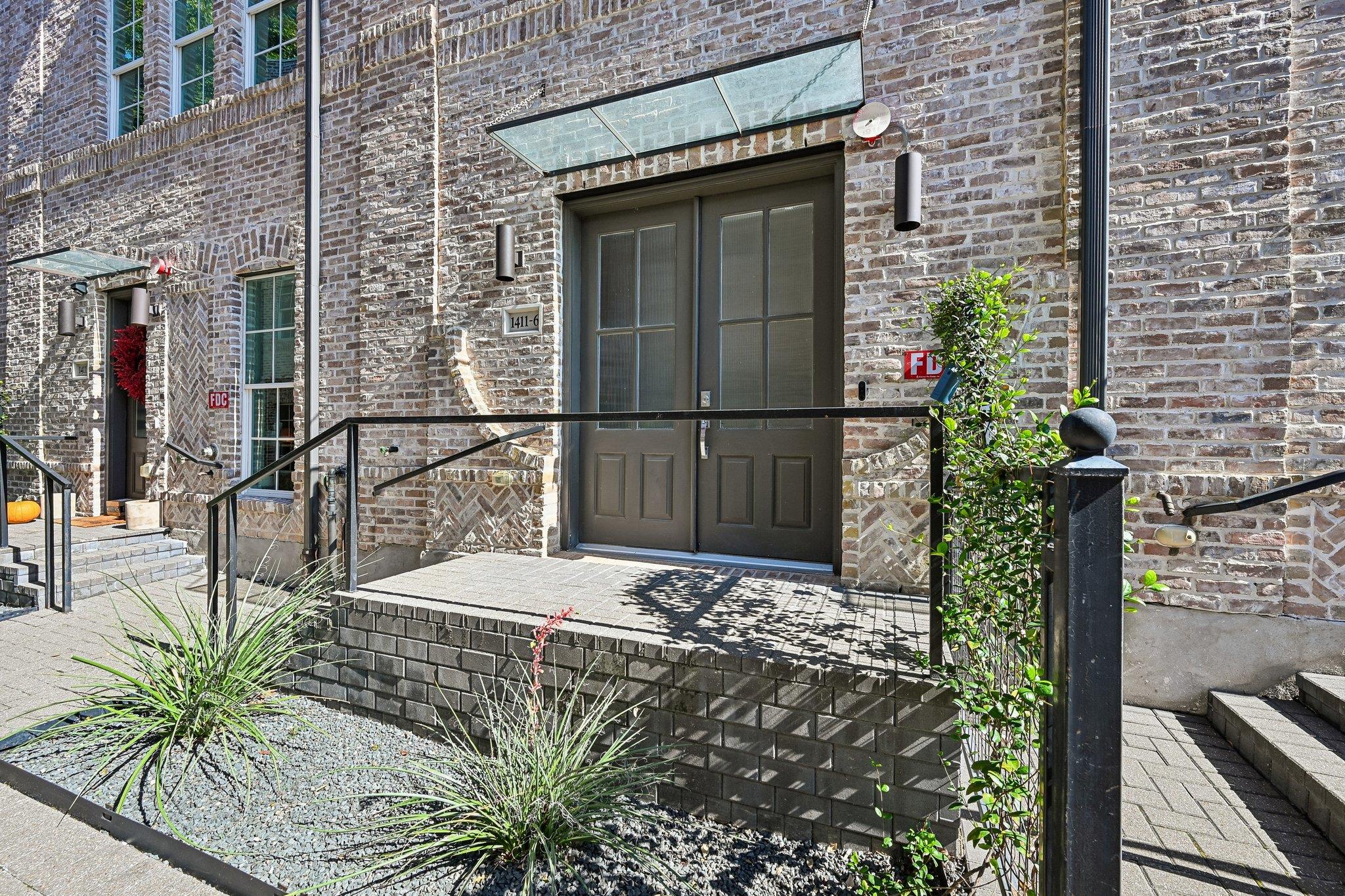 1411 Town Creek Dr. # 6